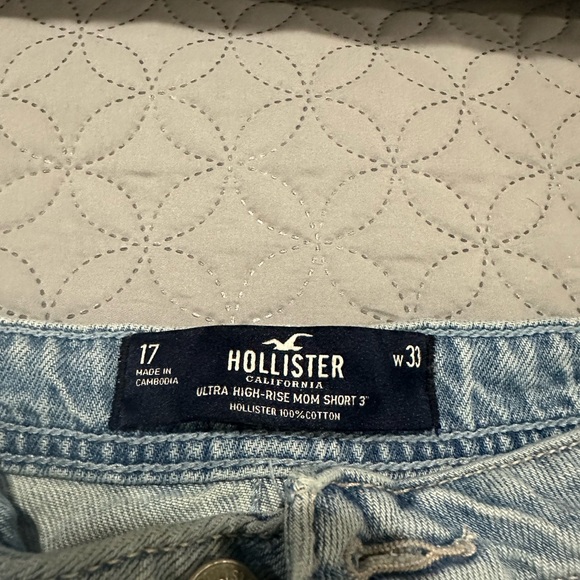 Denim shorts - Picture 2 of 5